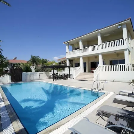Sunrise Beach Villa *